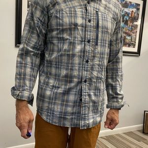 Columbia hiking shirt